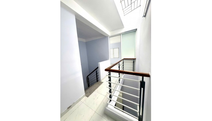 Bán nhà Hiệp Bình Phước - 3 Tầng BTCT - Hoàn công - Đường oto.